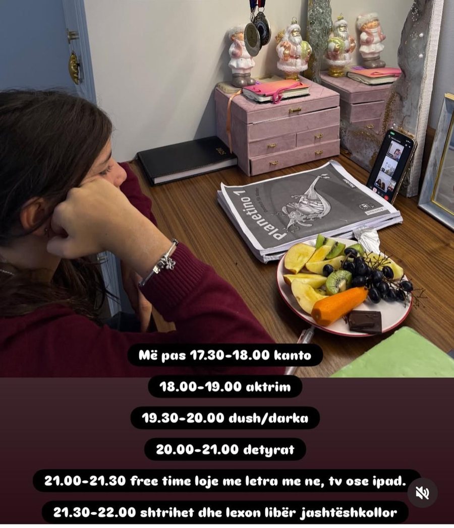 &ldquo;L&euml;re t&euml; shijoj&euml; f&euml;mij&euml;rin&euml;&rdquo;: Aulona