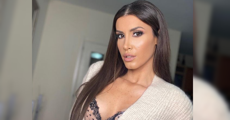 &ldquo;L&euml;re t&euml; shijoj&euml; f&euml;mij&euml;rin&euml;&rdquo;: Aulona