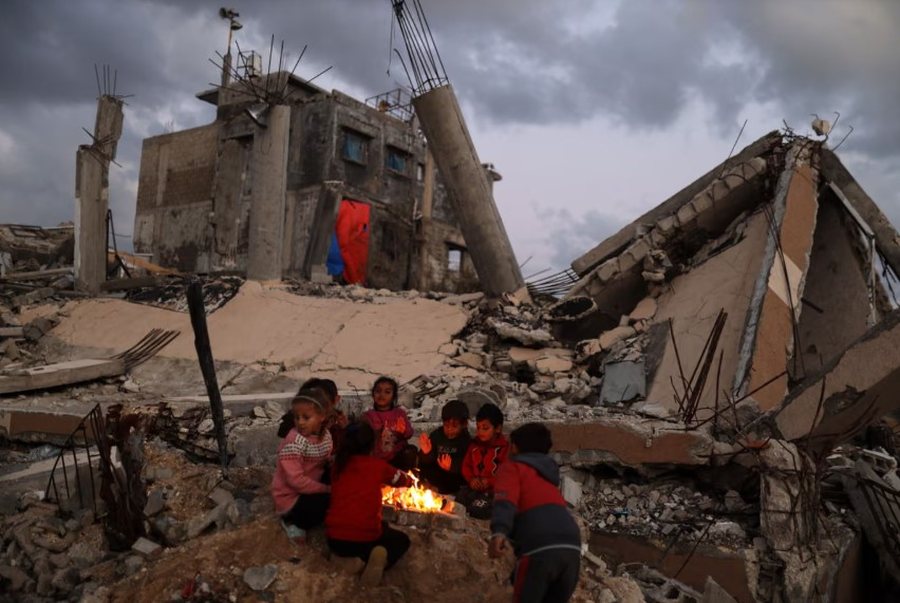 P&euml;rmes fotove: Bota n&euml; nj&euml; jav&euml;