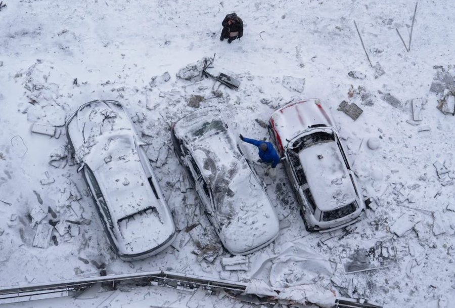P&euml;rmes fotove: Bota n&euml; nj&euml; jav&euml;