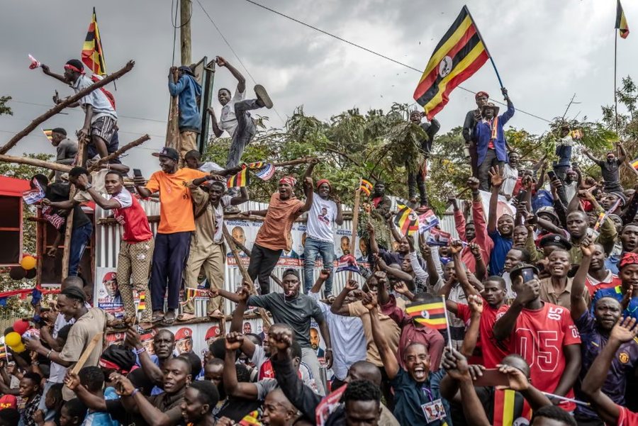 P&euml;rmes fotove: Bota n&euml; nj&euml; jav&euml;