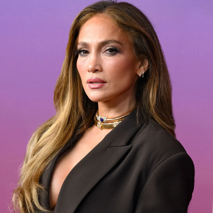 Kombinimin e Jennifer Lopez duhet ta provoni patjet&euml;r gjat&euml; k&euml;tij