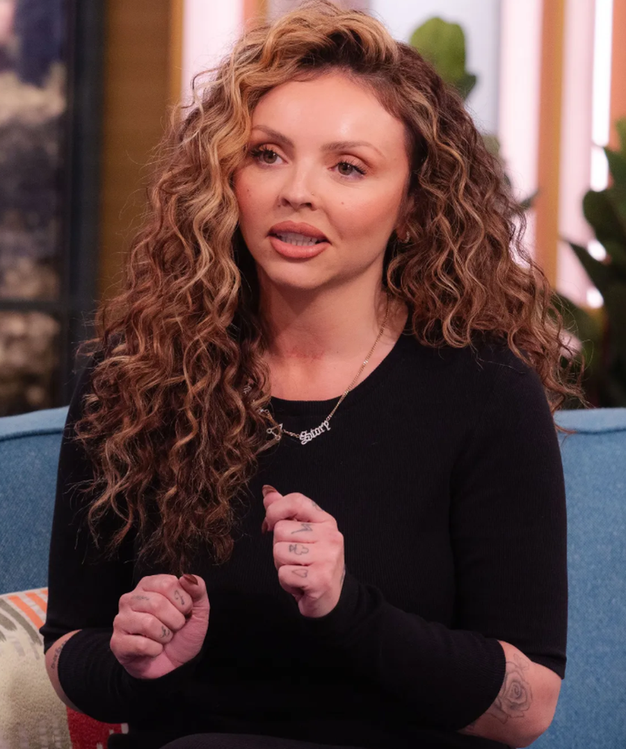 Pasi zbuloi s&euml;mundjen e binjakeve, Jesy Nelson dhe i fejuari ndahen