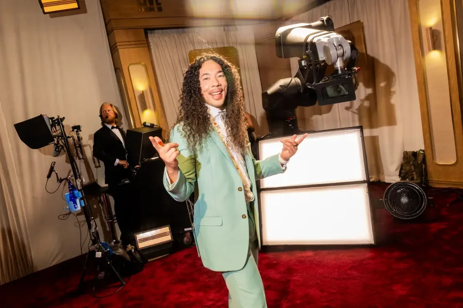 J.Lo e injoroi totalisht: Regjisori i Glambot sqaron situat&euml;n pas kritikave