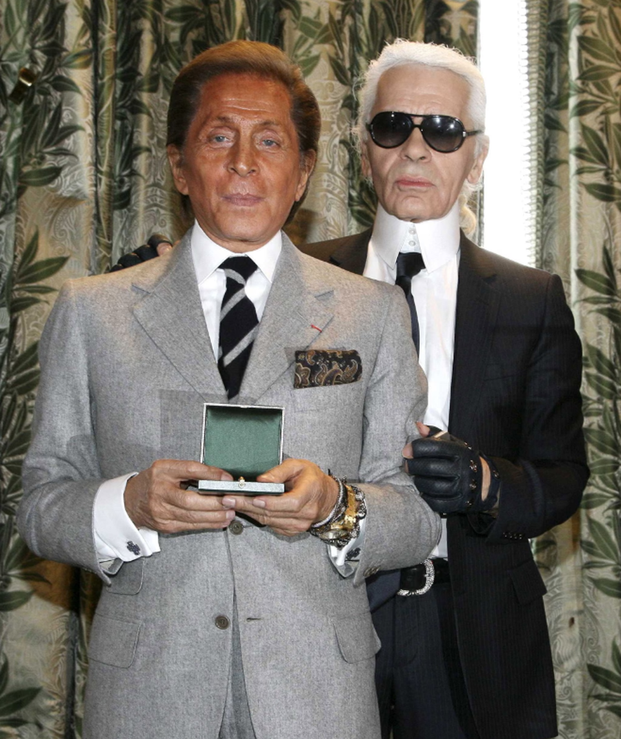 P&euml;rmes fotove: Jeta e legjend&euml;s italiane t&euml; mod&euml;s, Valentino