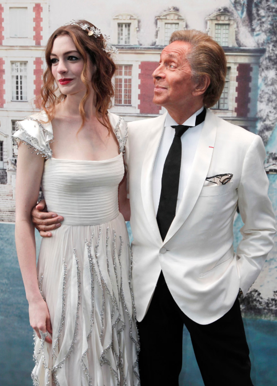 P&euml;rmes fotove: Jeta e legjend&euml;s italiane t&euml; mod&euml;s, Valentino