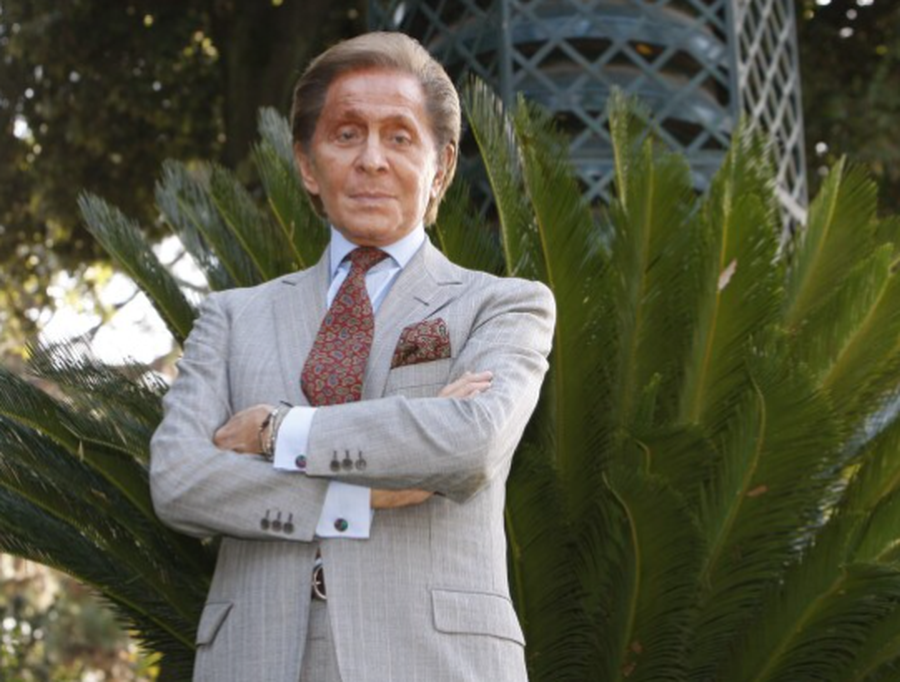 P&euml;rmes fotove: Jeta e legjend&euml;s italiane t&euml; mod&euml;s, Valentino