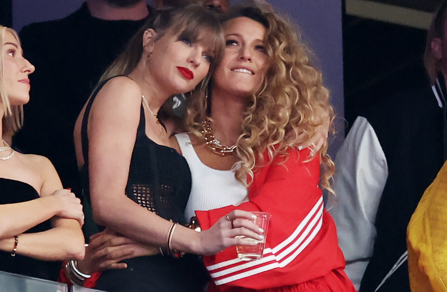 "Ky idiot e di q&euml; di&ccedil;ka po vjen!" Mesazhet mes Taylor