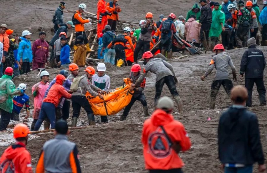 Lajme n&euml; pak minuta: &Ccedil;far&euml; po ndodh n&euml; bot&euml;