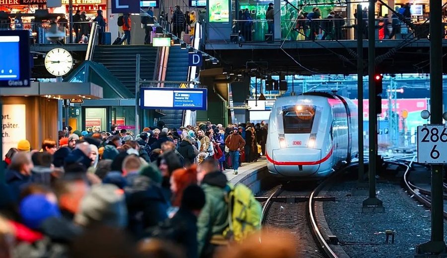 Lajme n&euml; pak minuta: &Ccedil;far&euml; po ndodh n&euml; bot&euml;