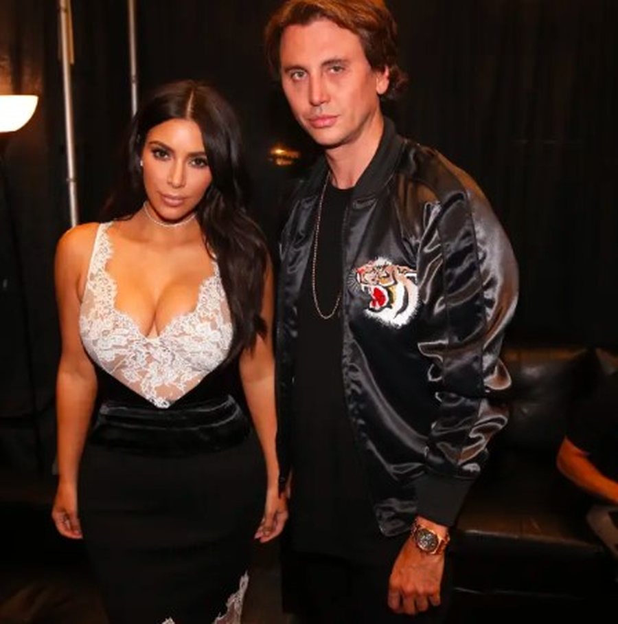 Kim Kardashian kujton momentin kur mashtroi fotograf&euml;t p&euml;r pak