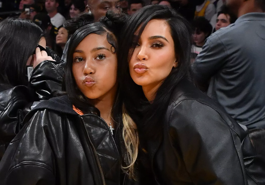 Me k&euml;t&euml; reagim, Kim tregoi se thell&euml;-thell&euml; &euml;sht&euml;