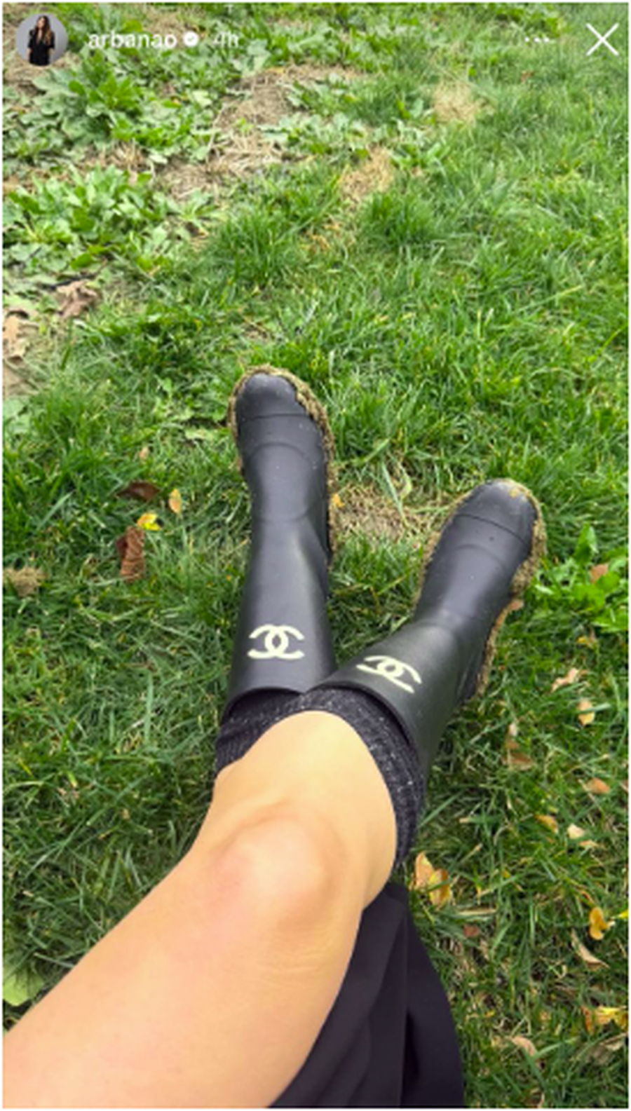 &Ccedil;izme Chanel $1,150 + balt&euml;: Arbana Osmani dhe sinjali p&euml;r