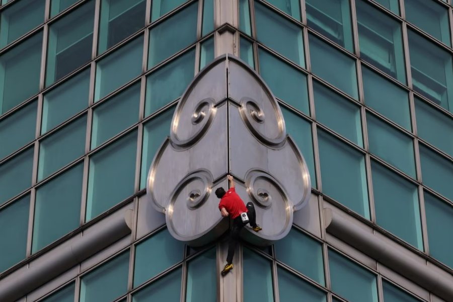 P&euml;rmes fotove: Bota n&euml; nj&euml; jav&euml;