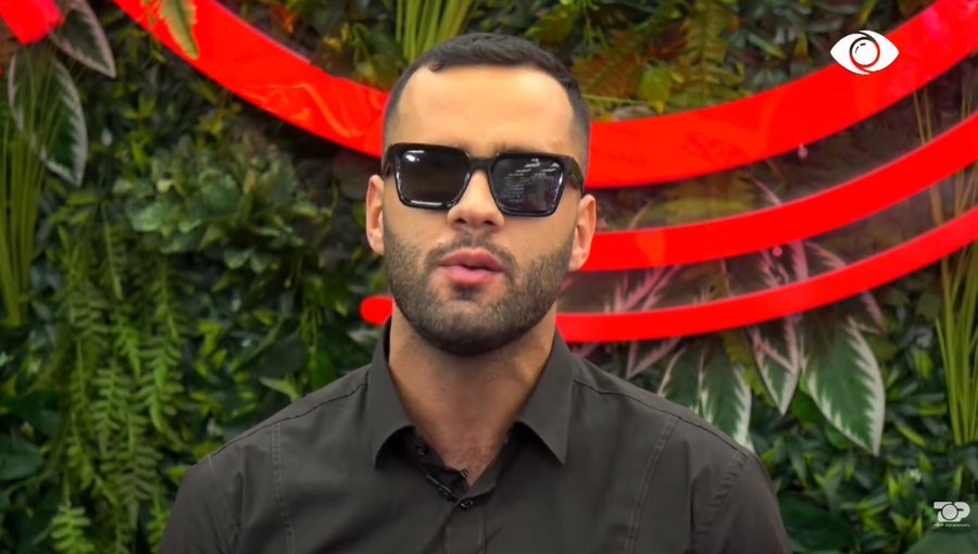 P&euml;r ty q&euml; fjete her&euml;t: Momentet ky&ccedil;e n&euml;