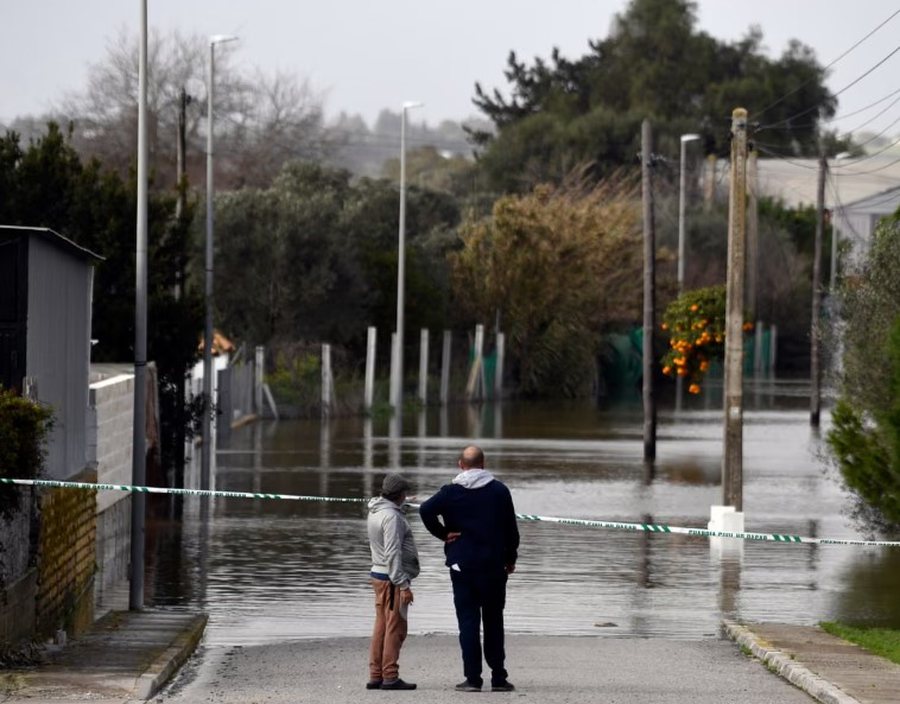 Lajme n&euml; pak minuta: &Ccedil;far&euml; po ndodh n&euml; bot&euml;