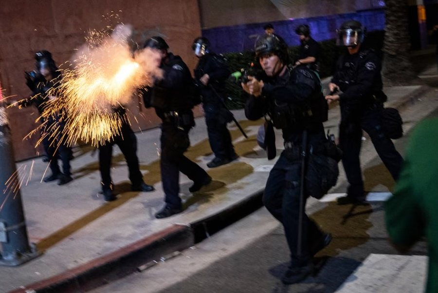 P&euml;rmes fotove: Bota n&euml; nj&euml; jav&euml;