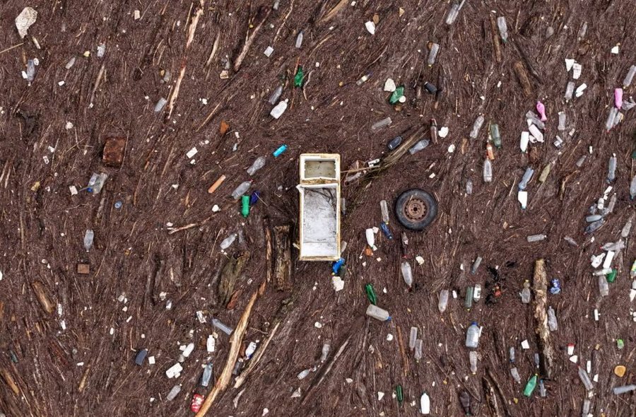 P&euml;rmes fotove: Bota n&euml; nj&euml; jav&euml;