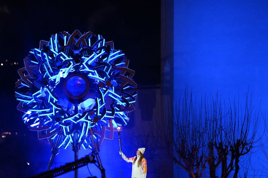 N&euml; foto: Ceremonia e hapjes s&euml; Loj&euml;rave Olimpike Dim&euml;rore