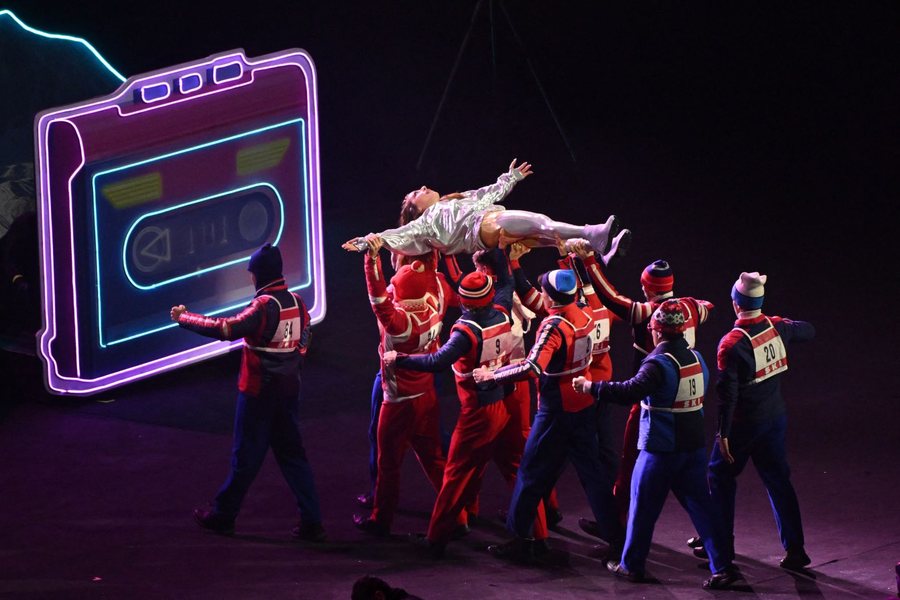 N&euml; foto: Ceremonia e hapjes s&euml; Loj&euml;rave Olimpike Dim&euml;rore