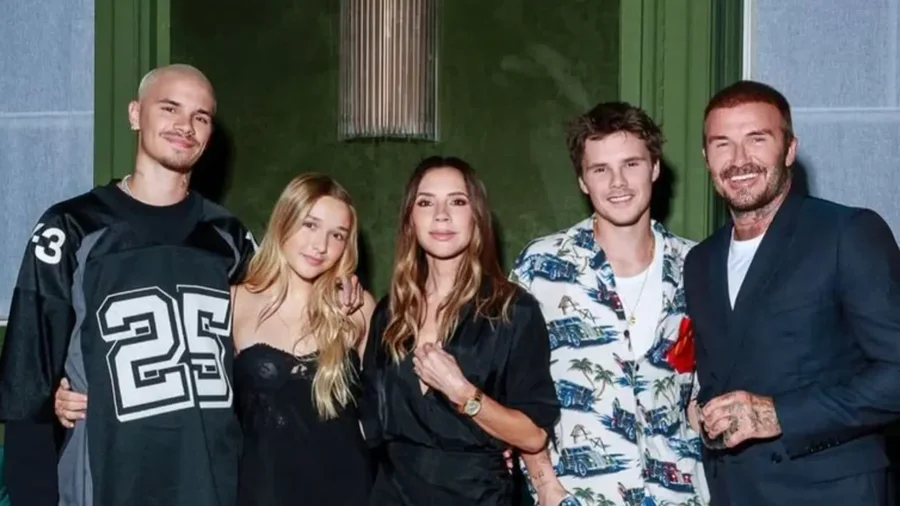 Drama Beckham kalon n&euml; l&euml;kur&euml;: Brooklyn fshin tatuazhet p&euml;r