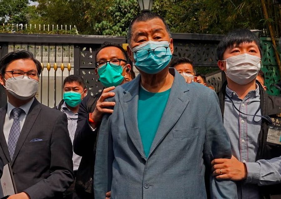 Lajme n&euml; pak minuta: &Ccedil;far&euml; po ndodh n&euml; bot&euml;