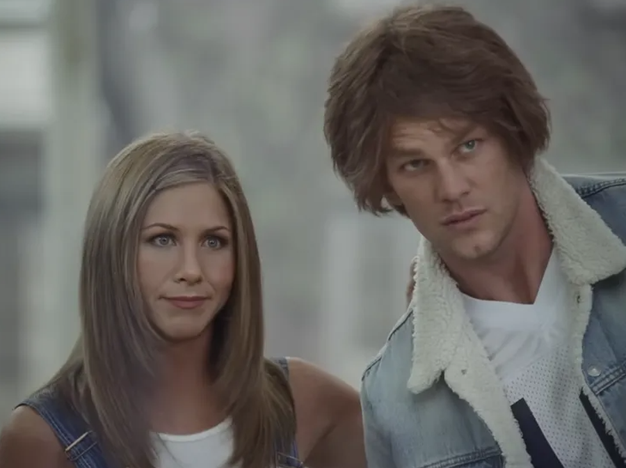 Rachel, ti je? Jennifer Aniston rikthen look-un e saj m&euml; ikonik nga vitet