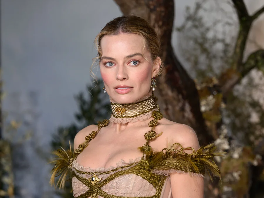 K&euml;t&euml; dhurat&euml; Margot Robbie e urreu (dhe me t&euml; drejt&euml;!)