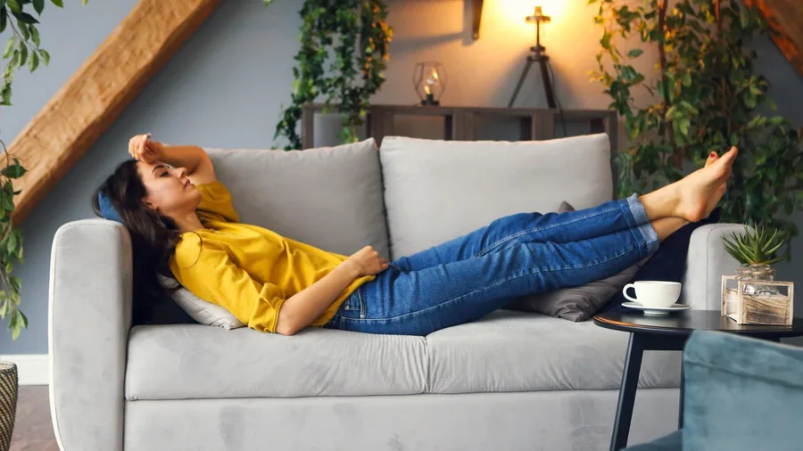 Pse nj&euml; grua q&euml; rri 'kot' n&euml; sht&euml;pi