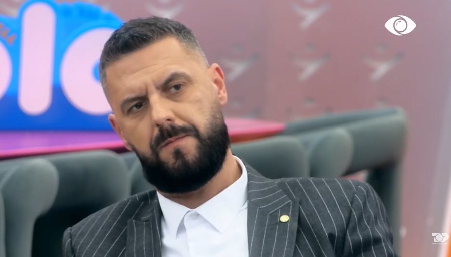 P&euml;r ty q&euml; fjete her&euml;t: Momentet ky&ccedil;e n&euml;