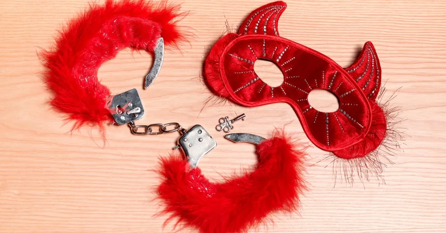 10 fetishe q&euml; k&euml;rkohen m&euml; shum&euml; online nga &ccedil;iftet