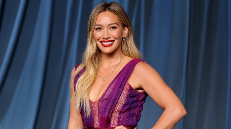 Pas 20 vitesh (dhe nj&euml; drame virale), Hilary Duff rikthehet me nj&euml;