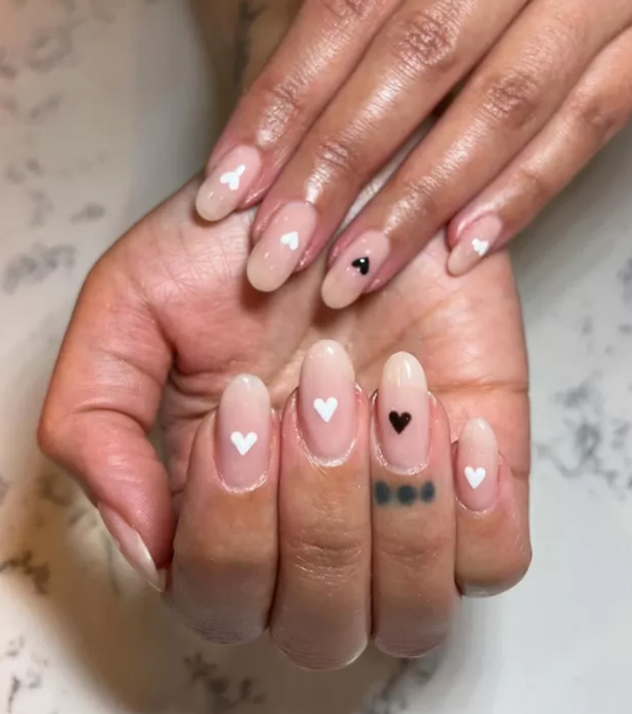 Syt&euml; zemra p&euml;r k&euml;to 10+ modele thonjsh minimaliste & ekstra