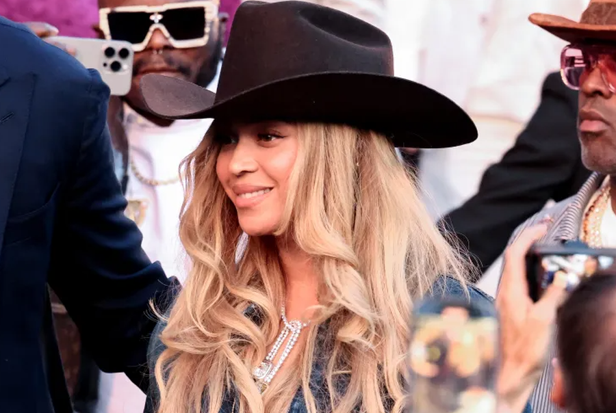 Beyonc&eacute; rikthehet n&euml; Instagram me nj&euml; ndryshim dramatik n&euml;