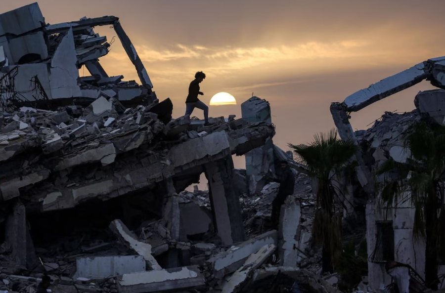 P&euml;rmes fotove: Bota n&euml; nj&euml; jav&euml;