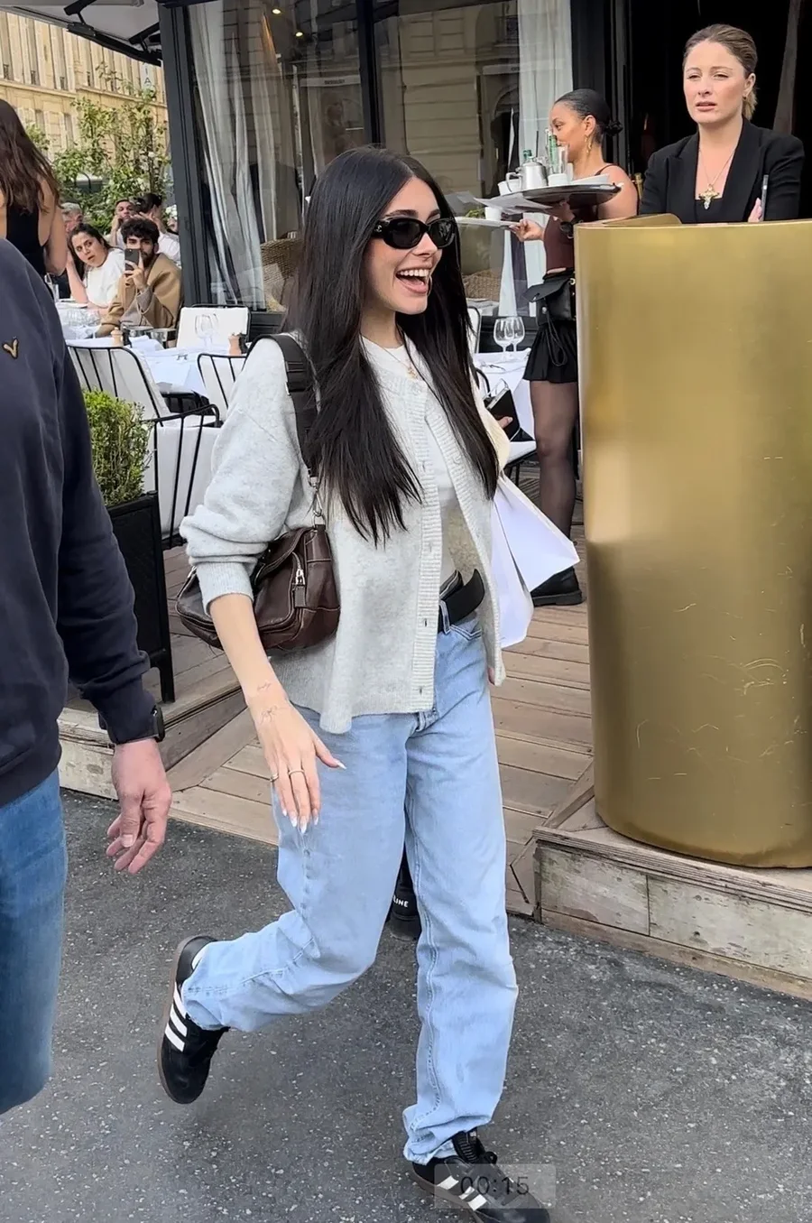 Frym&euml;zuar nga Madison Beer: Kat&euml;r trendet e k&euml;puc&euml;ve q&euml;