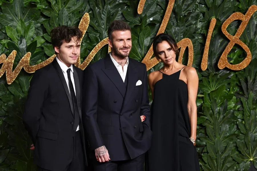 Motra i b&euml;ri nj&euml; dedikim prek&euml;s, por Brooklyn-i *mund* t&euml;