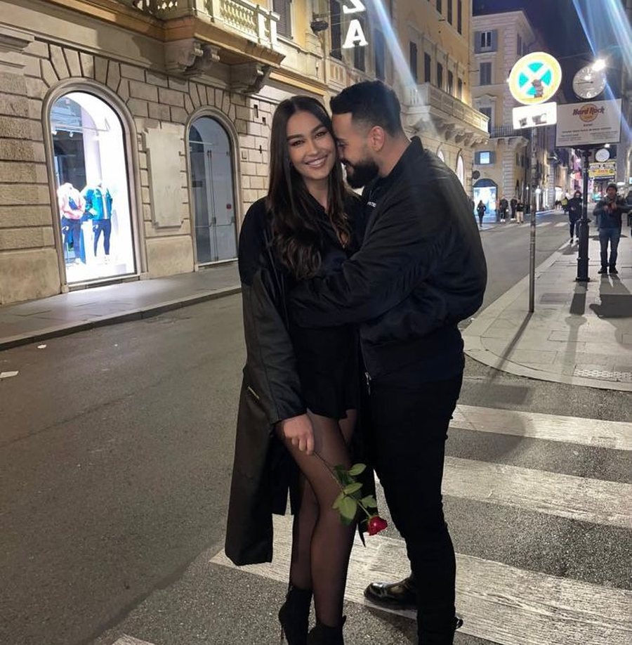 Capital T flet p&euml;r Adrol&euml;n dhe lidhjen e tyre private, por jo m&euml;