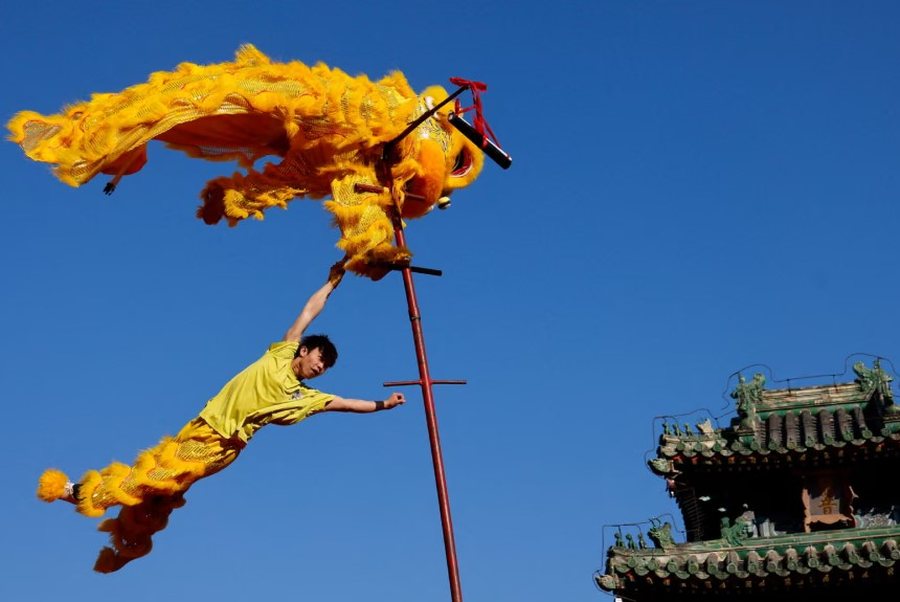 Viti i Ri H&euml;nor 2026: Festimet e vitit t&euml; Kalit t&euml; Zjarrit