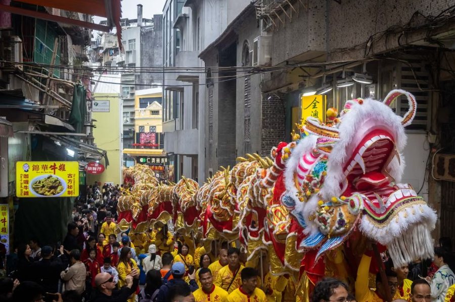 Viti i Ri H&euml;nor 2026: Festimet e vitit t&euml; Kalit t&euml; Zjarrit