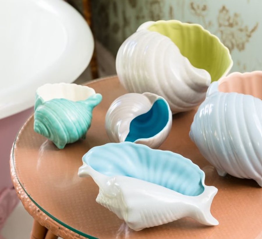 Dizajner&euml;t s'jua thon&euml;, por k&euml;to dekore p&euml;r