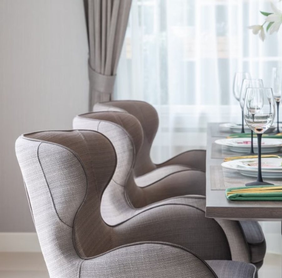 Dizajner&euml;t s'jua thon&euml;, por k&euml;to dekore p&euml;r