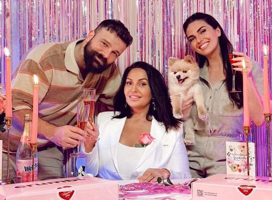 Beatrix & Alban Ramosaj ndajn&euml; lajmin e mir&euml; mes betej&euml;s