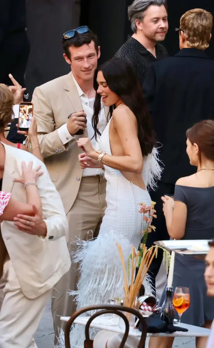 Dua Lipa nis festimet e dasmës në Siçili me një event