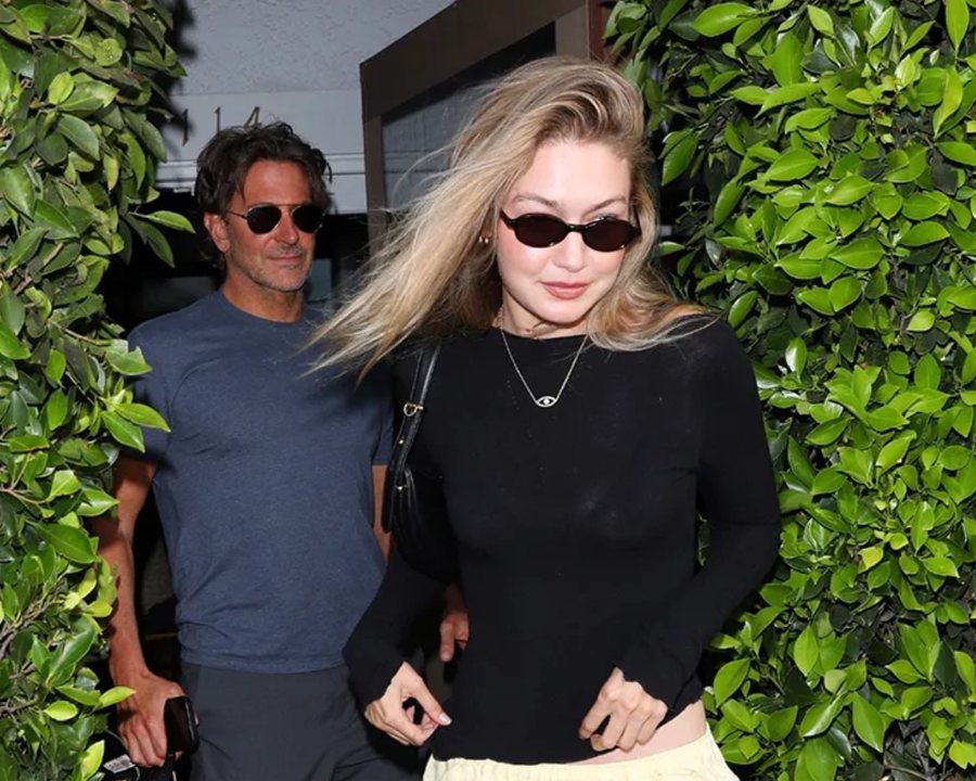 Gigi Hadid e di se cilën ngjyrë pantallonash lino duhet të blini