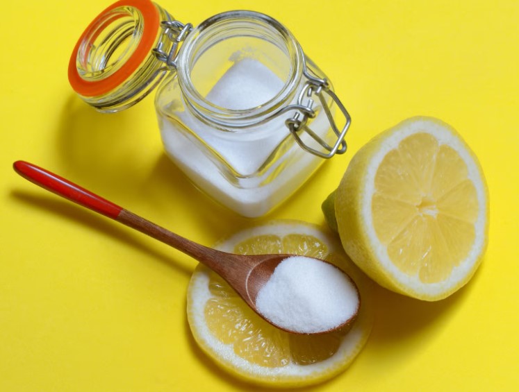10 smart ways to clean your house with baking soda