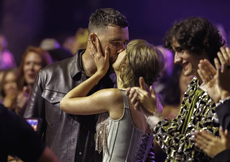 The unexpected detail from Taylor Swift's wedding vows made Travis Kelce