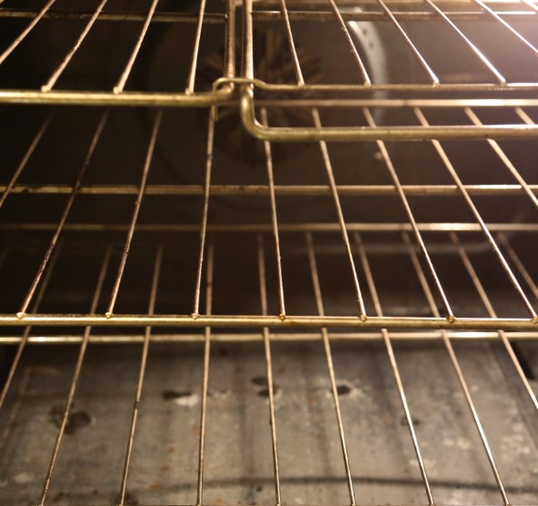 10 smart ways to clean your house with baking soda