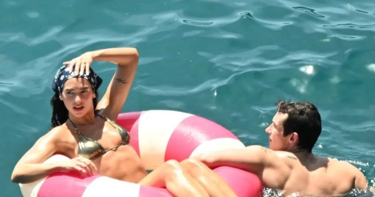 pas-dasmes-luksoze-dua-lipa-dhe-callum-turner-kalojne-muajin-e-mjaltit-ne-itali