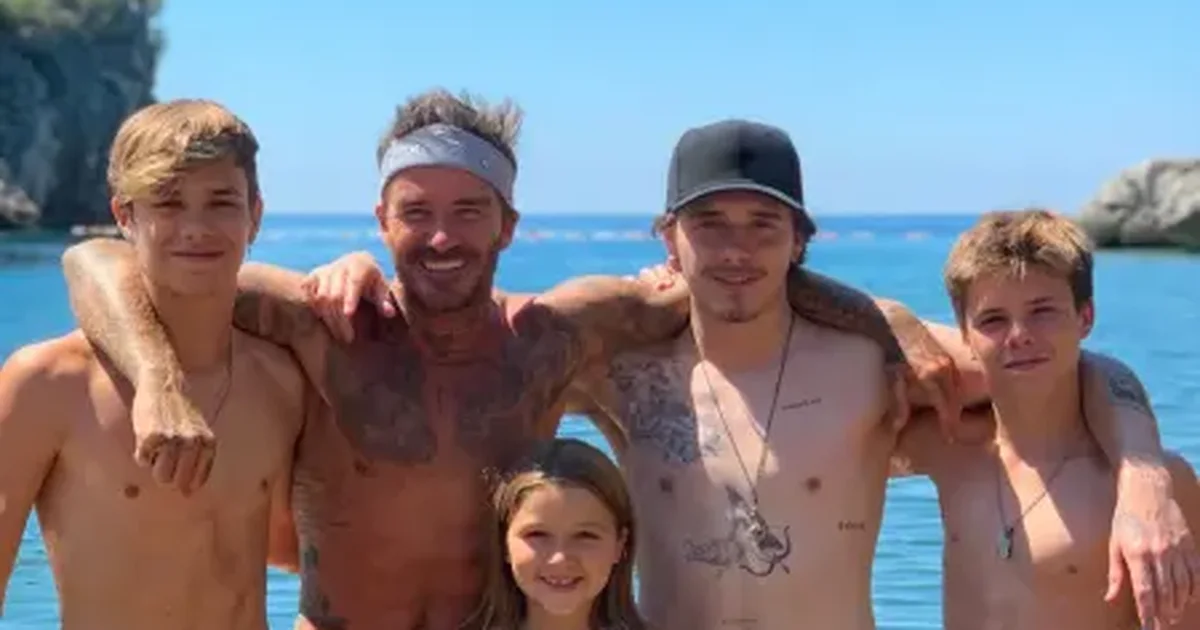pse-brooklyn-beckham-u-zemerua-me-postimet-e-david-dhe-victoria